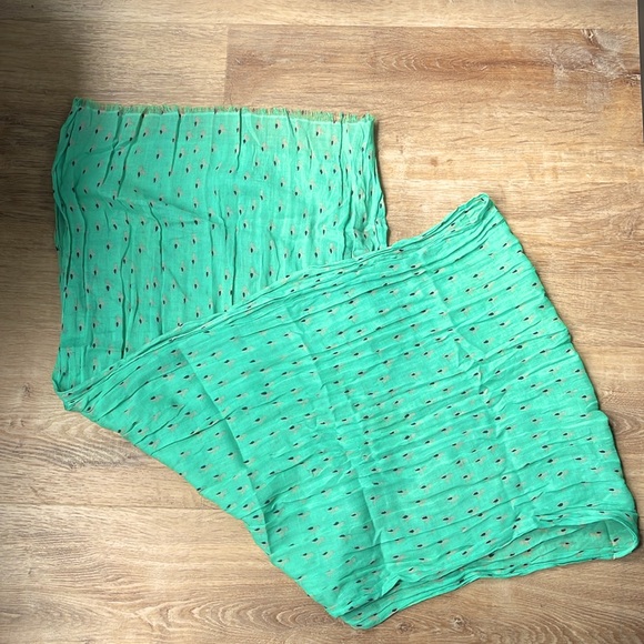 Gap Lightweight Scarf/Wrap - Picture 2 of 4